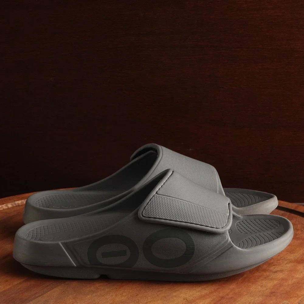 Oofos Sandals Unisex SZ M9 W11 Gray OOahh Sport Flex Recovery Coastal Slide Shoe